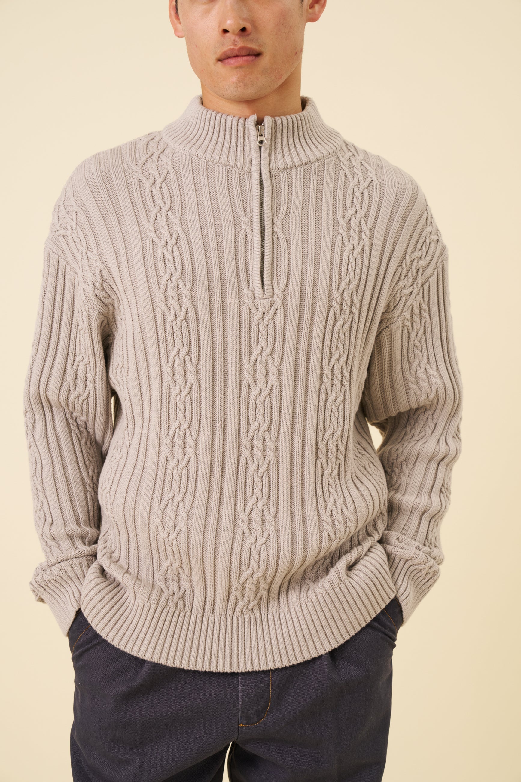 CABLE KNIT HALF ZIP - MID GREY