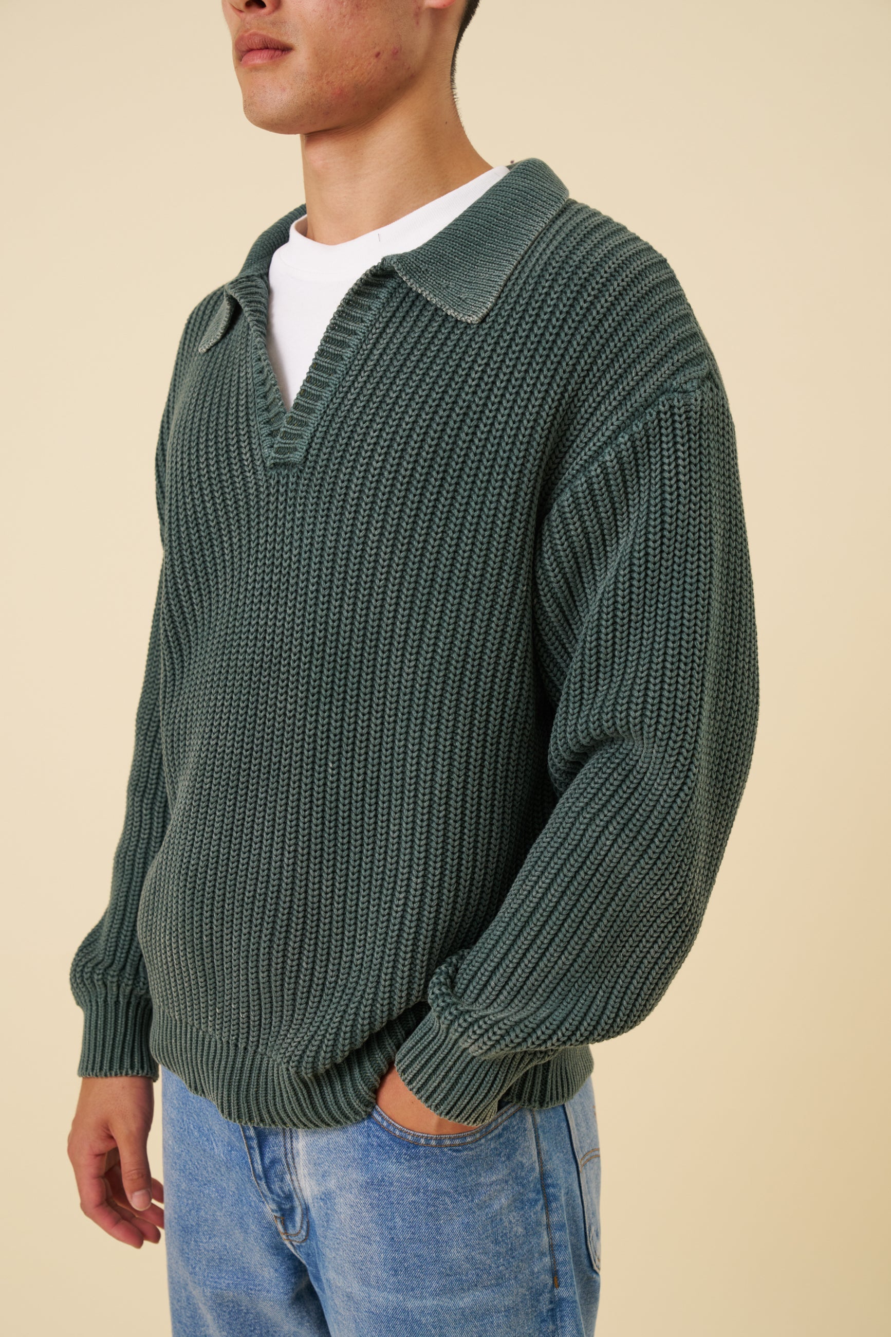 OPEN COLLAR ACID WASH KNIT - GREEN