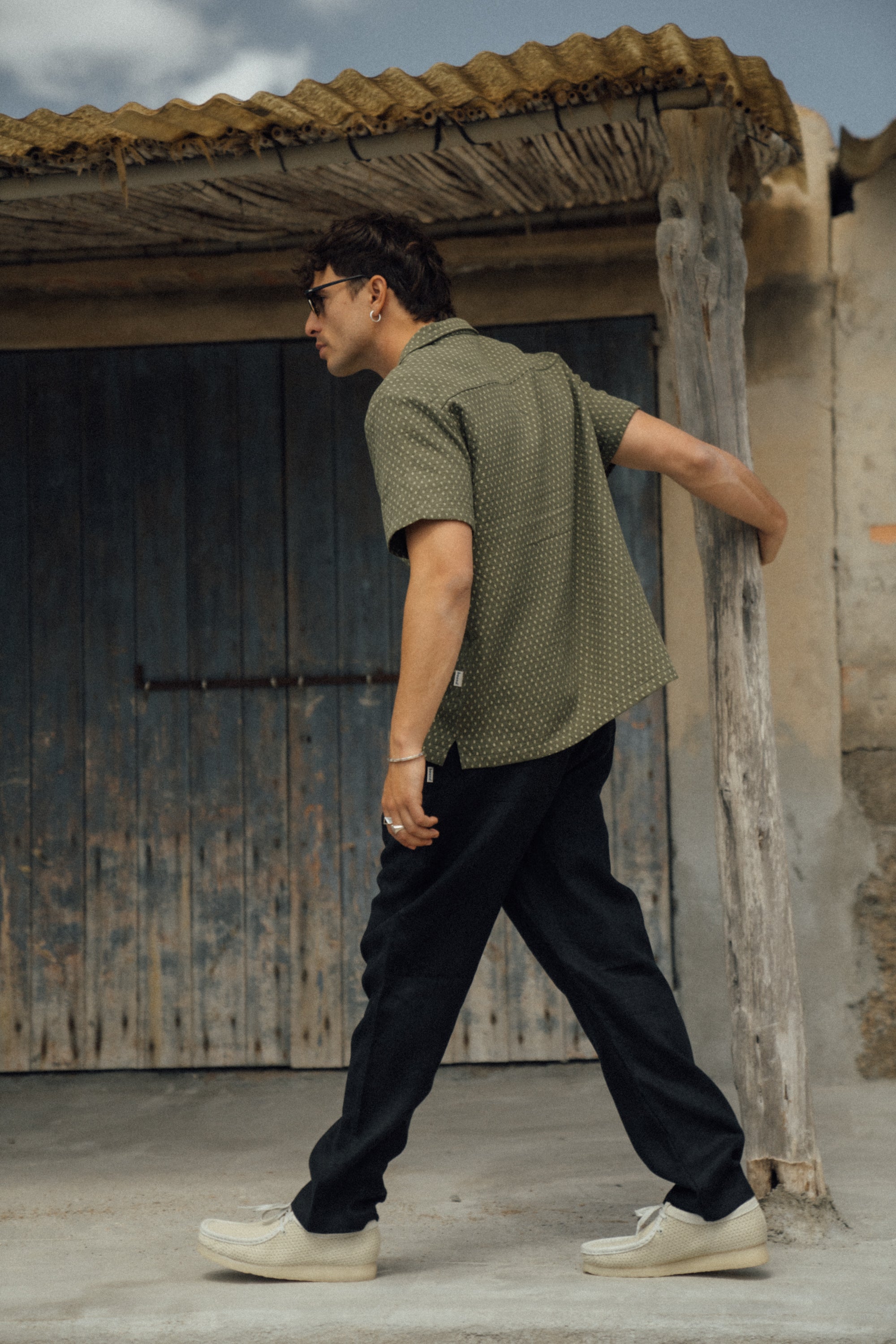 RELAXED LINEN TROUSERS