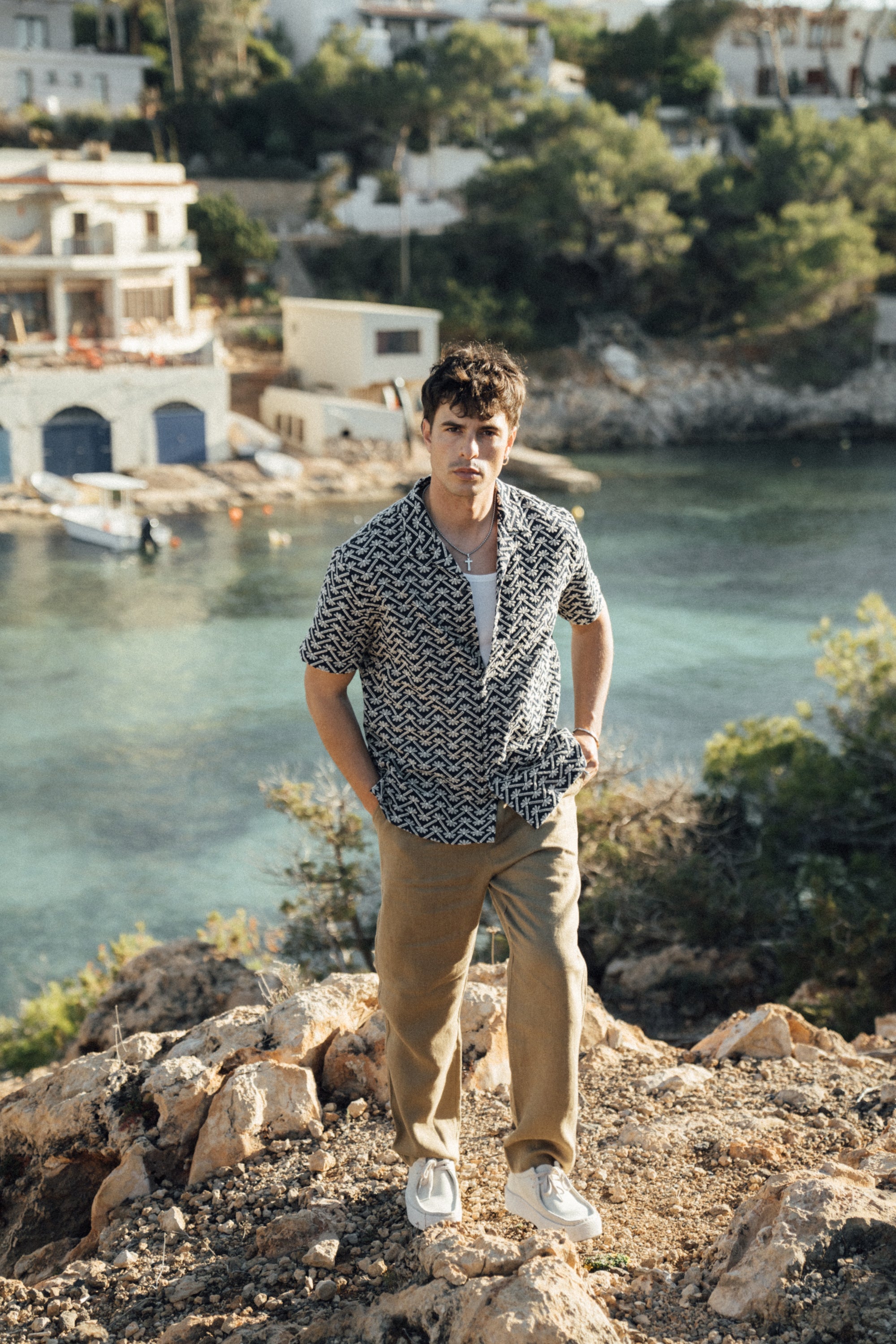 RELAXED LINEN TROUSERS