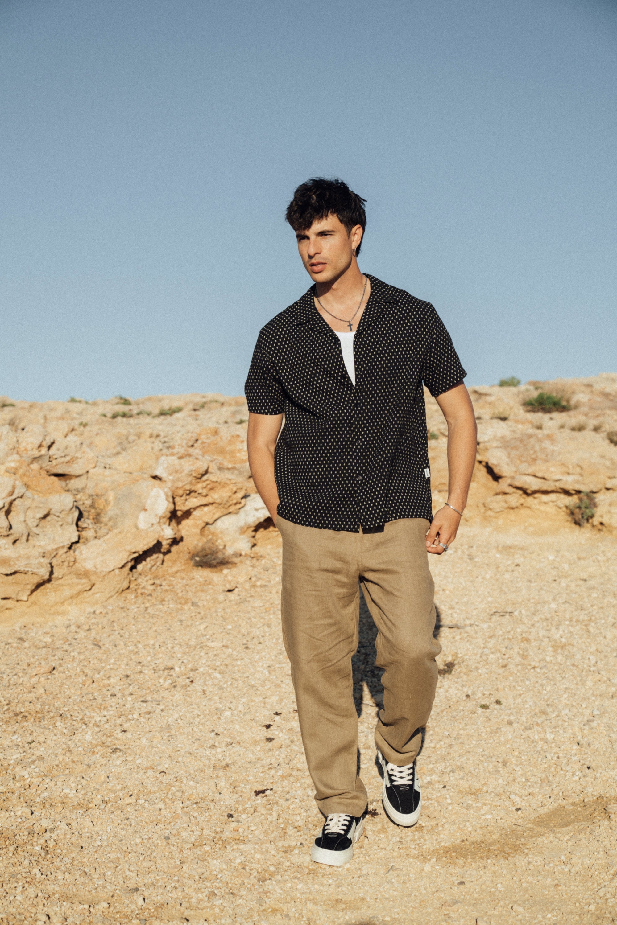 RELAXED LINEN TROUSERS