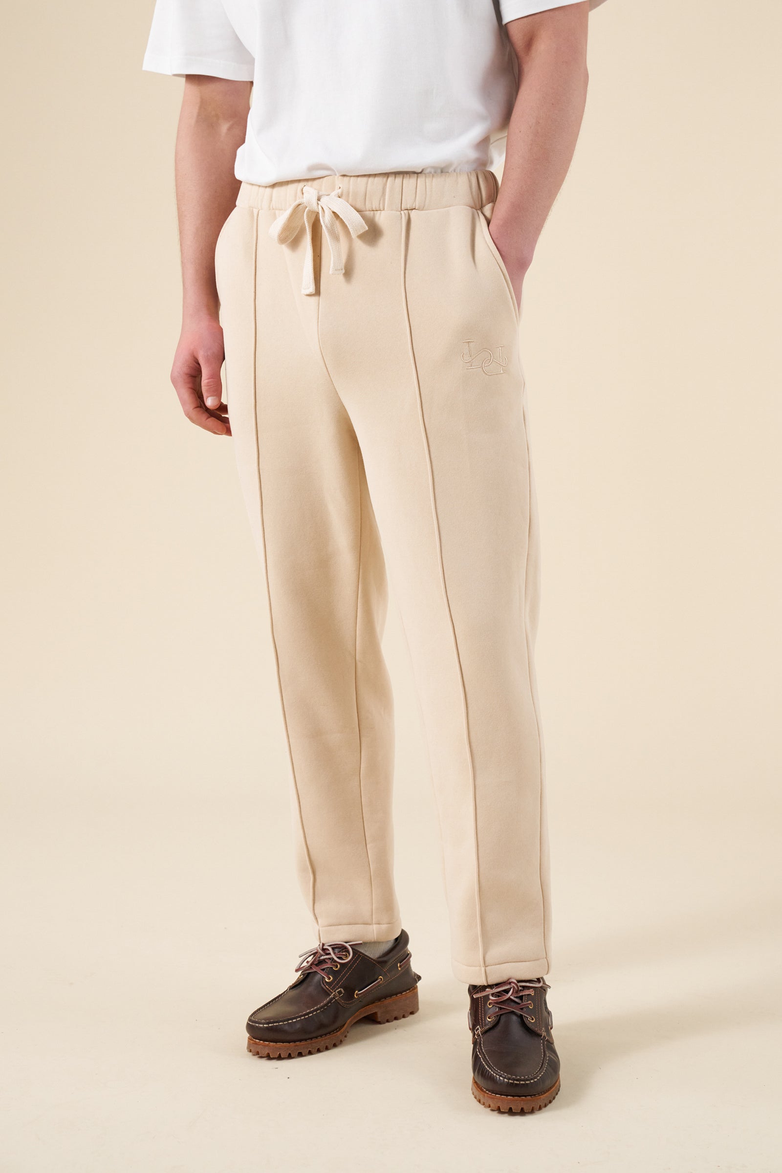 CUFFLESS PLEAT JOGGERS - CREAM