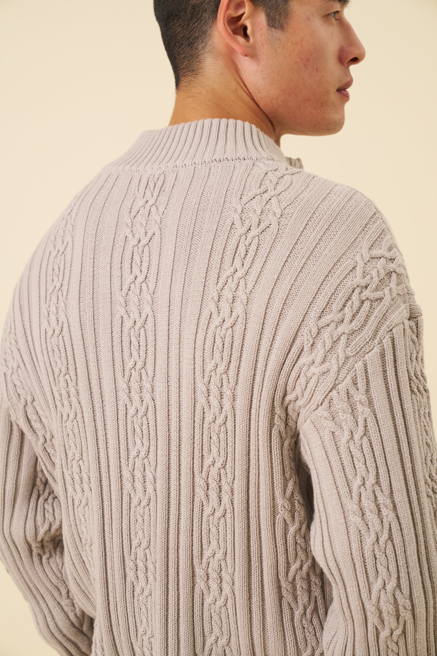 CABLE KNIT HALF ZIP - MID GREY