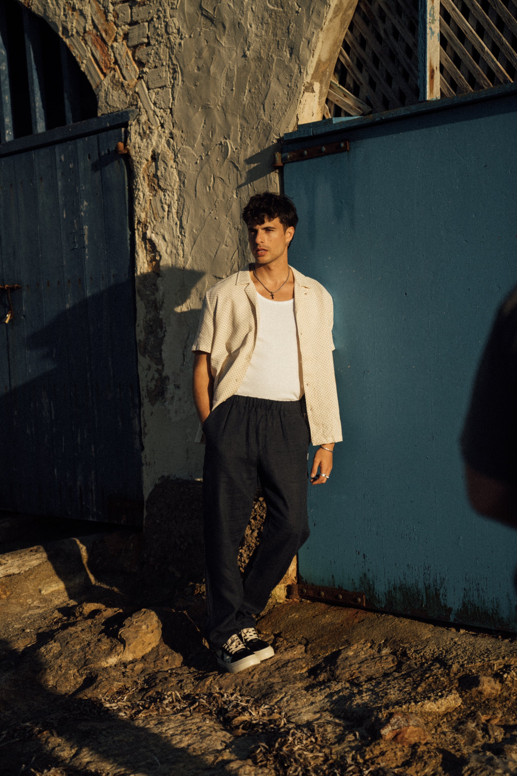 RELAXED LINEN TROUSERS